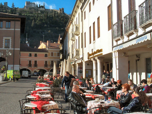 Relaxing in the square in Marostica